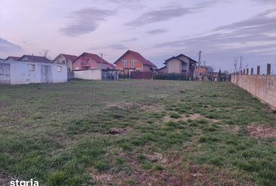 Teren de 900 mp, în Sântandrei