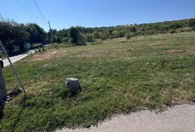 Teren de 1100 mp, în Comșești