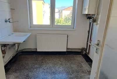Apartament cu 2 camere semidecomandat în Depozitelor