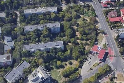Apartament cu 2 camere semidecomandat, mobilat în Pajura