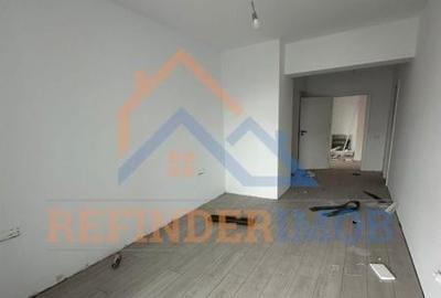 Apartament cu 3 camere semidecomandat în Sud - 2