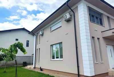Casă cu 4 camere cu Teren 378 Mp în Blejoi - 1
