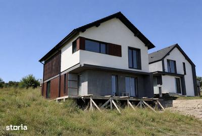 Casă cu 5 camere cu Teren 700 Mp în Chinteni