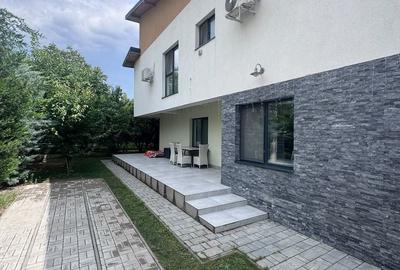 Casă individuală cu 4 camere cu Canalizare în Tunari