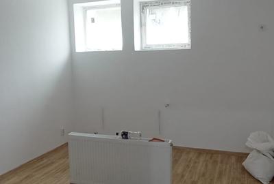 Apartament cu 3 camere decomandat în Cantemir - 1