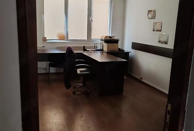 Apartament cu 4 camere semidecomandat în Central - 6