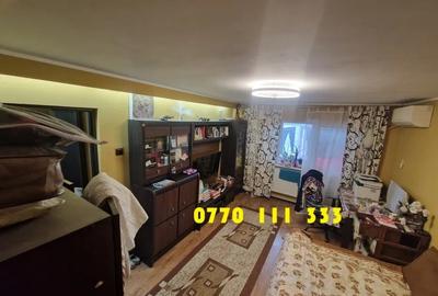 Apartament cu 3 camere decomandat în Obor