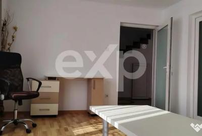 Casă cu 7 camere cu Teren 450 Mp în Central