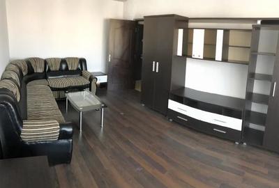 Apartament cu 4 camere decomandat în Tineretului