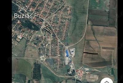 Teren de 5800 mp, în Central