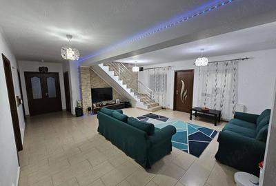 Casă cu Teren 2000 Mp în Central