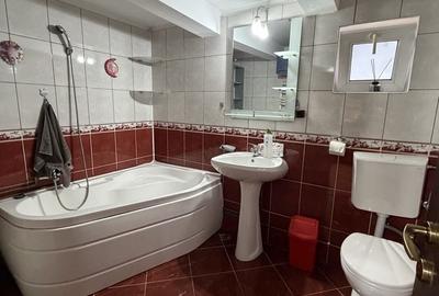 Casă cu 4 camere cu Teren 700 Mp în Central