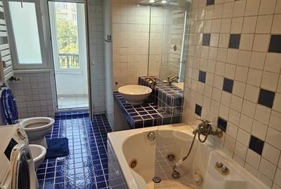 Apartament cu 2 camere decomandat în Decebal