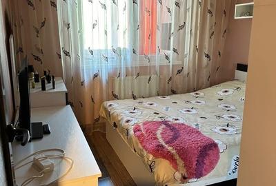 Apartament cu 3 camere semidecomandat, mobilat în Micro 38 - 3