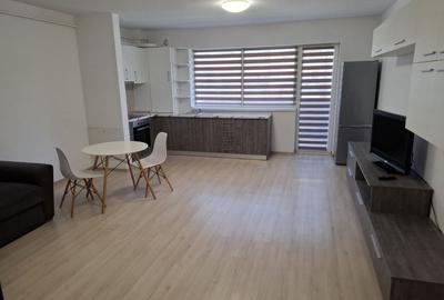 Garsonieră decomandată în Central