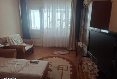 Apartament cu 3 camere decomandat în Vest