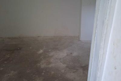 Casă cu 3 camere cu Teren 800 Mp în Central