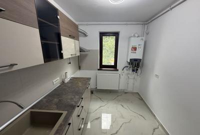 Apartament cu 2 camere semidecomandat, mobilat în Tomis I - 5