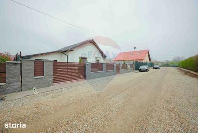 Casă cu 3 camere cu Teren 500 Mp în Biharia