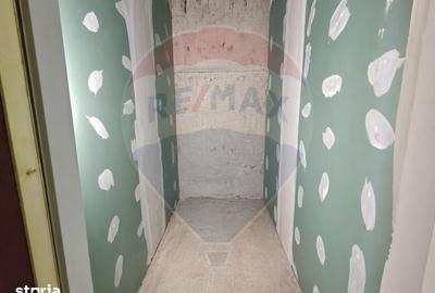 Apartament cu 2 camere decomandat, mobilat în Far