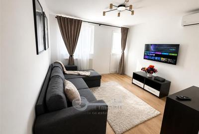 Apartament cu 2 camere decomandat în Palat