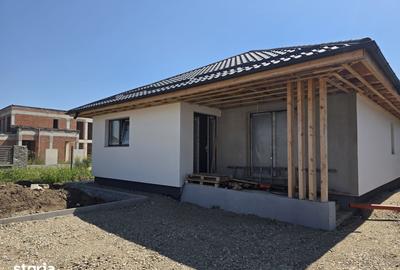 Casă cu 4 camere cu Teren 557 Mp în Central