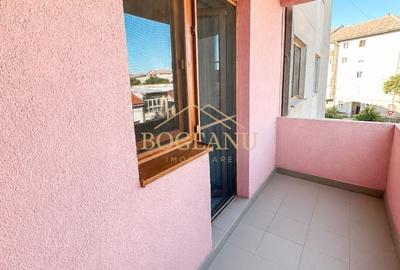 Apartament cu 3 camere în Complex Studențesc