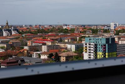 Penthouse cu 4 camere decomandat în Complex Studențesc - 1