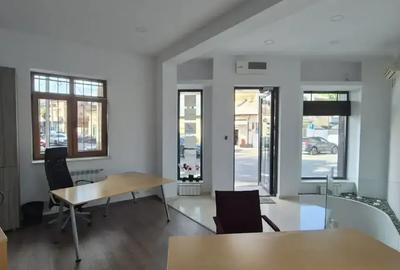 Spațiu comercial, de 65.470001220703 mp, în Parcul Carol