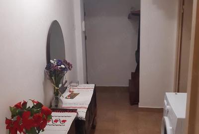 Apartament cu 2 camere semidecomandat în Narcisa