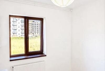Apartament cu 2 camere decomandat în Tractorul