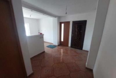 Apartament cu 2 camere decomandat în Micro 12 - 3