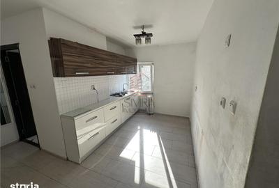 Apartament cu 3 camere semidecomandat în Central - 5