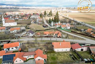 Casă cu 6 camere cu Teren 909 Mp în Central - 11