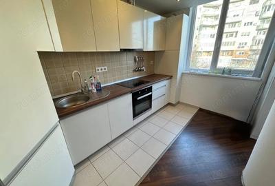 Apartament cu 2 camere semidecomandat în Soarelui