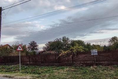 Teren de 2000 mp, în Izvoarele