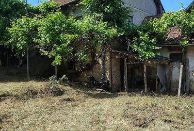 Casă cu Teren 364 Mp în Angheluș