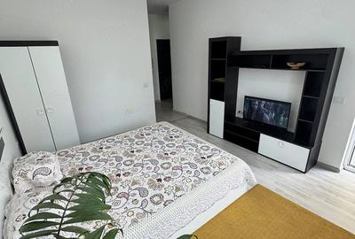 Garsonieră decomandată în Roșu