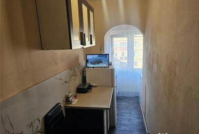 Garsonieră decomandată în Micro IV