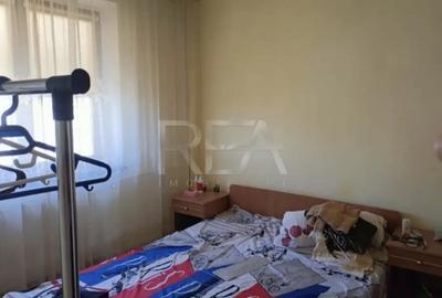 Apartament cu 4 camere semidecomandat în Crângași