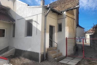 Casă cu 3 camere în Șura Mare