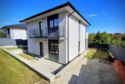 Casă cu 5 camere cu Teren 389 Mp în Valea Adâncă