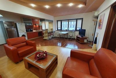 Apartament cu 3 camere semidecomandat, mobilat în Universitate