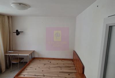 Garsonieră decomandată în Central