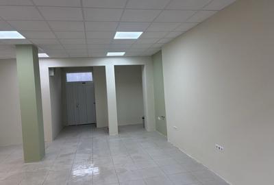 Spațiu comercial, de 60 mp, în Central - 4