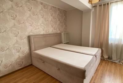 Apartament cu 3 camere semidecomandat în Central