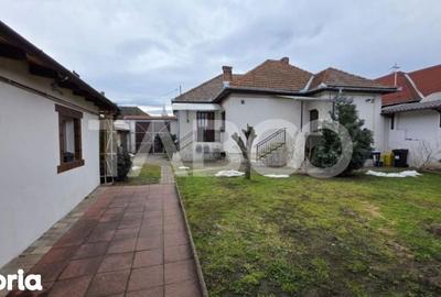 Casă cu 4 camere cu Teren 215 Mp în Central