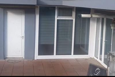 Spațiu comercial, de 43 mp, în Central - 3