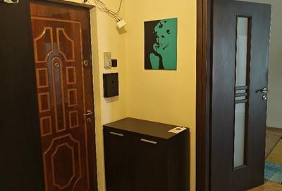 Apartament cu 3 camere decomandat în Torontalului