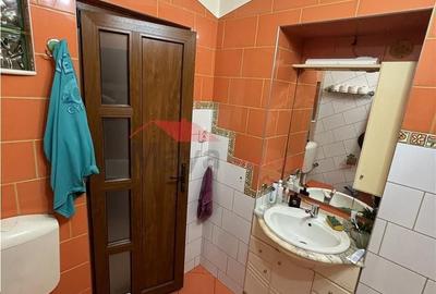 Casă cu 3 camere cu Teren 354 Mp în Central